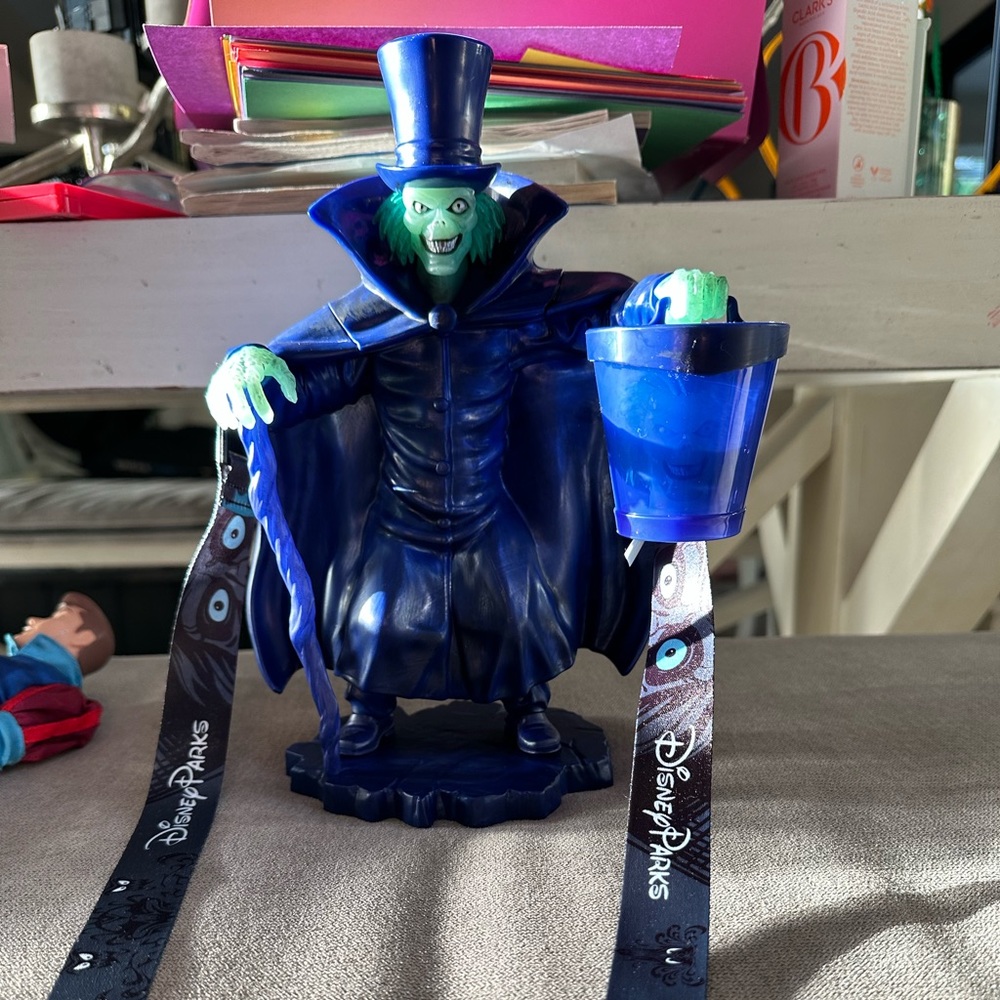 Disneyland Hat Box Ghost Haunted Mansion Sipper